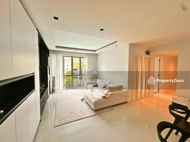 Prop-GPT: Executive Condominium: D18 Pasir Ris Whitewater