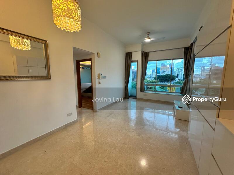 Prop-GPT: Apartment: D09 Cairnhill Parc Mackenzie