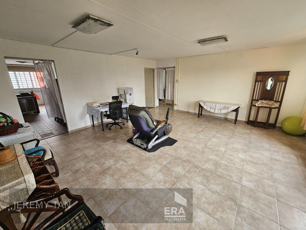 Prop-GPT: HDB - 3 room: D27 Yishun 407 Yishun Avenue 6