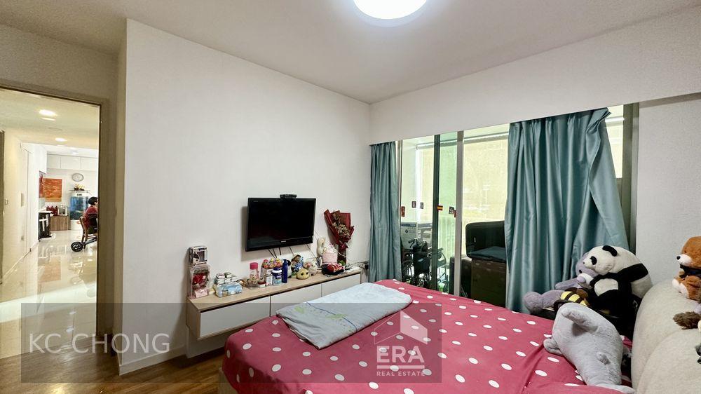 Spacious 3 Plus Study, Utility & Yard, Pool View, No Stay Extension