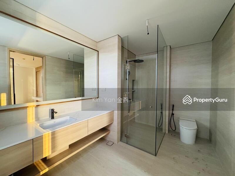 Brand New & Giant Semi-D, 4 levels with lift, 7 Bedrooms ensuite, huge for multi-generations