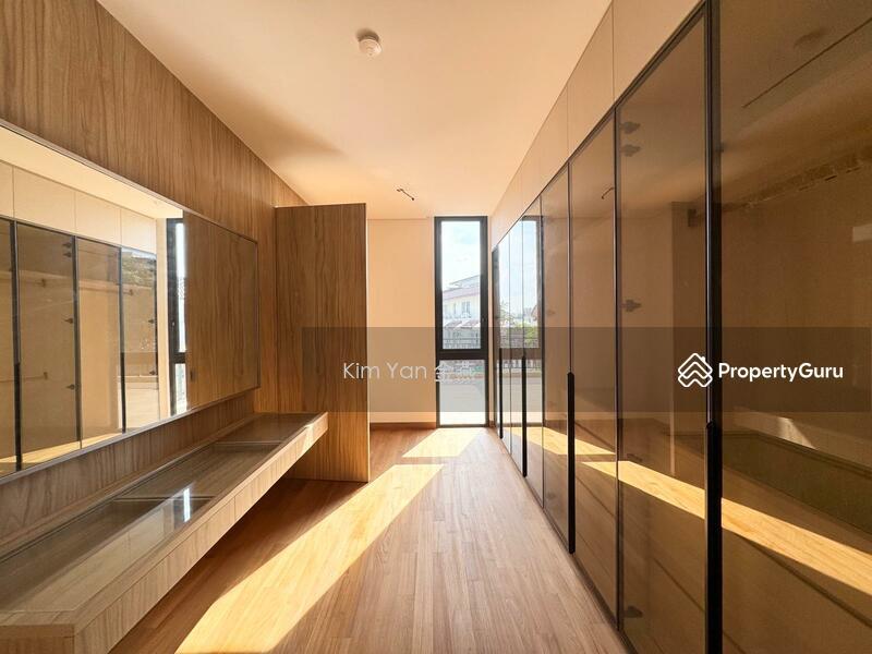 Brand New & Giant Semi-D, 4 levels with lift, 7 Bedrooms ensuite, huge for multi-generations