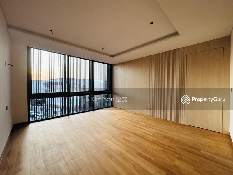 Brand New & Giant Semi-D, 4 levels with lift, 7 Bedrooms ensuite, huge for multi-generations