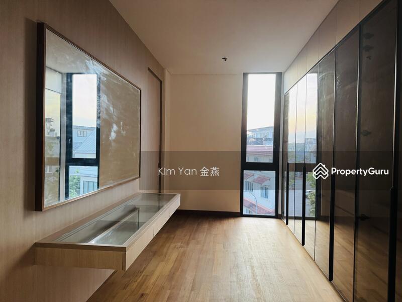 Brand New & Giant Semi-D, 4 levels with lift, 7 Bedrooms ensuite, huge for multi-generations