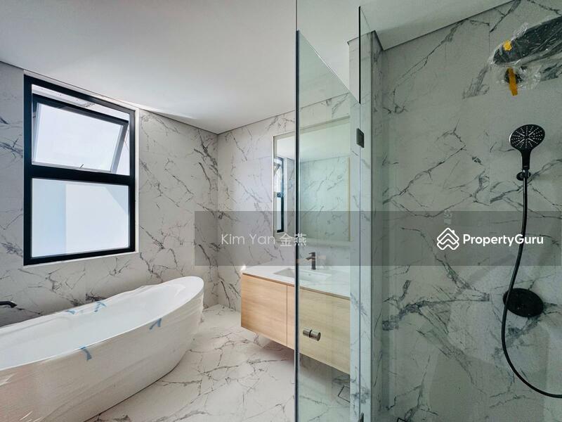 Brand New & Giant Semi-D, 4 levels with lift, 7 Bedrooms ensuite, huge for multi-generations