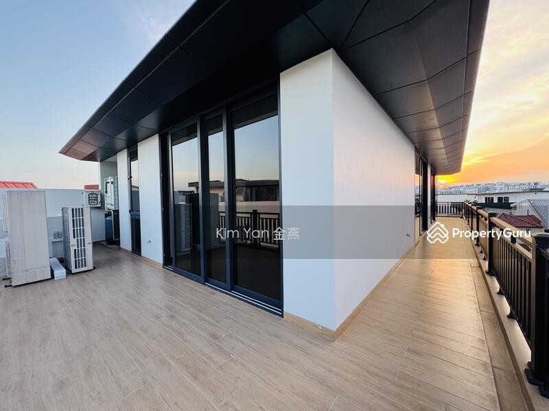 Brand New & Giant Semi-D, 4 levels with lift, 7 Bedrooms ensuite, huge for multi-generations