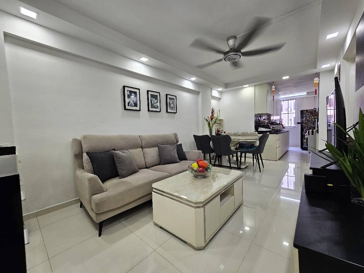 Prop-GPT: HDB Apartment: D14  93 Jalan Dua