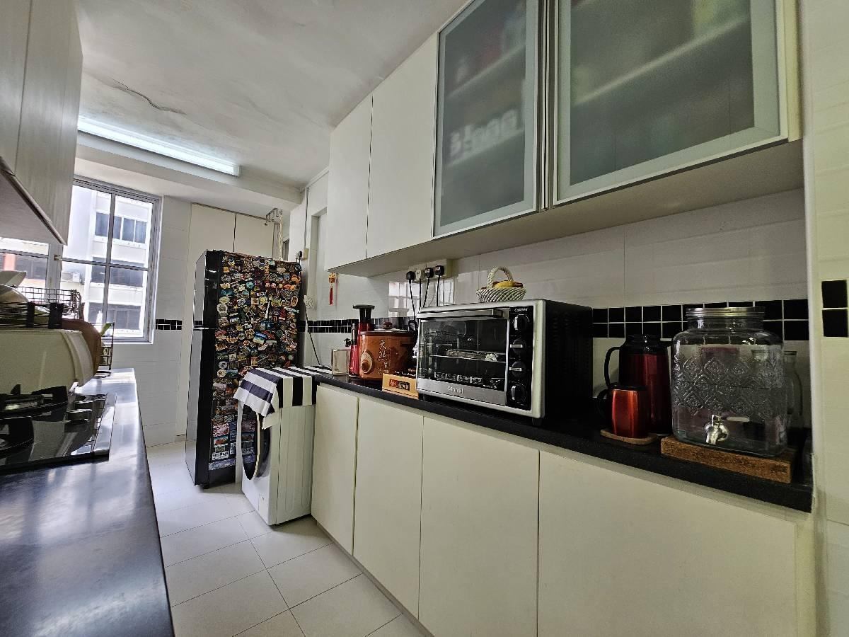 93 Jalan Dua HDB Apartment For Sale, $400,000, 2 Bed 1 Bath 667 sqft $600.00 psf