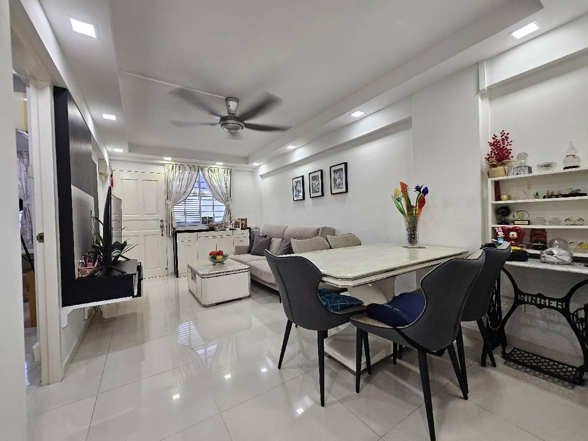 93 Jalan Dua HDB Apartment For Sale, $400,000, 2 Bed 1 Bath 667 sqft $600.00 psf
