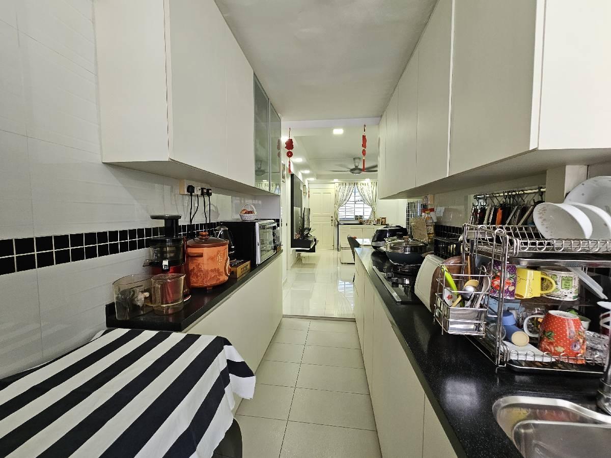 93 Jalan Dua HDB Apartment For Sale, $400,000, 2 Bed 1 Bath 667 sqft $600.00 psf