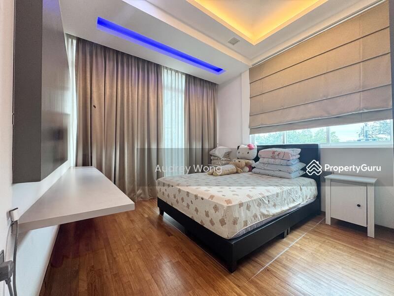 Prop-GPT: Semi-Detached: D19 Serangoon Serangoon Garden Way