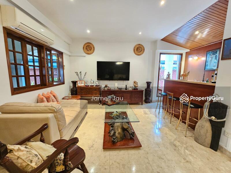 New Listing! Rare charming South facing bungalow near Ramsgate