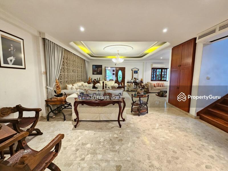 New Listing! Rare charming South facing bungalow near Ramsgate