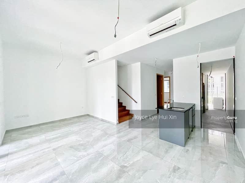 Prop-GPT: Condominium: D05  The Verandah Residences