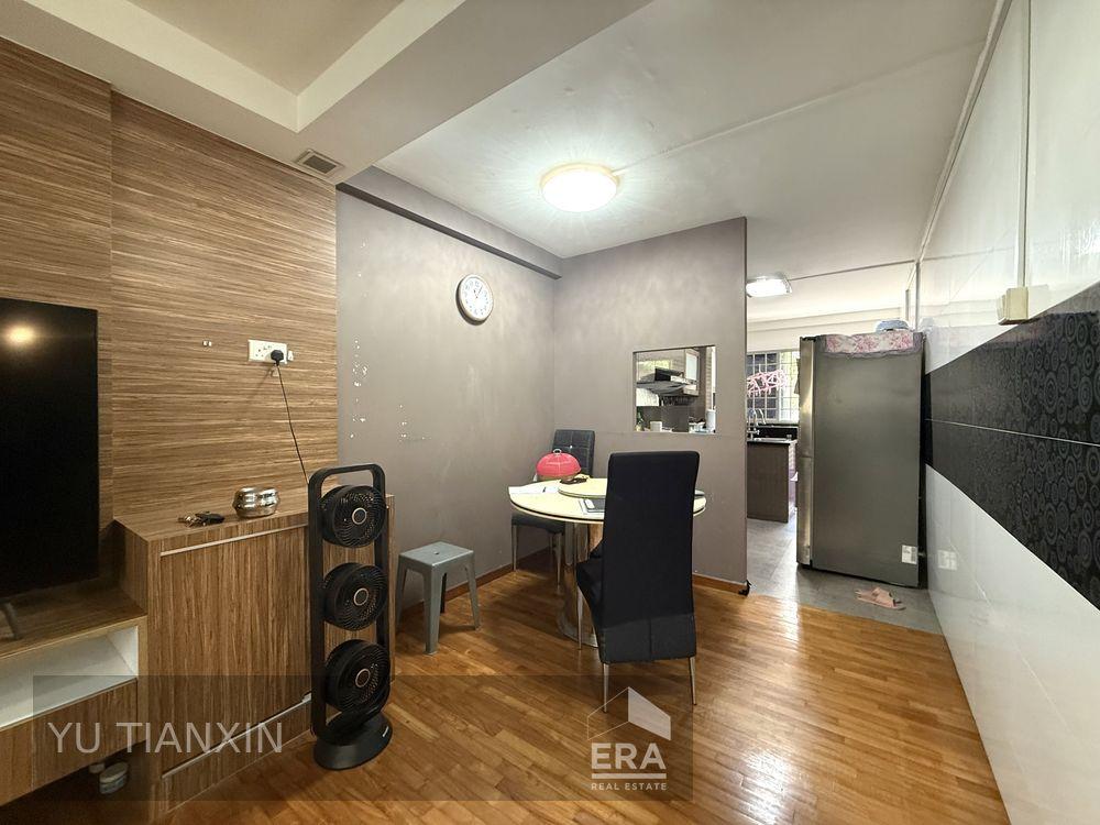 Well Maintained, Walking Distance to Ubi Mrt 4 Room!