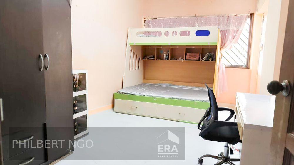 Rare Corner 5i Unit With 4 Bed 2 Bath at Yishun for Sale!