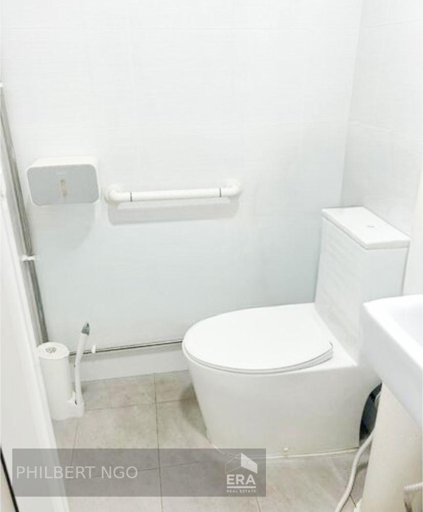 Rare Corner 5i Unit With 4 Bed 2 Bath at Yishun for Sale!