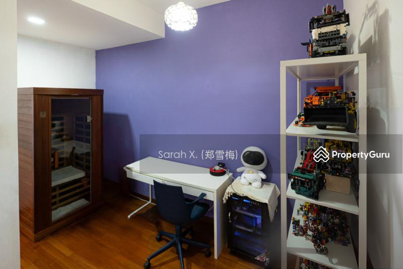 Delightful Daisy Avenue Terrace with Balcony