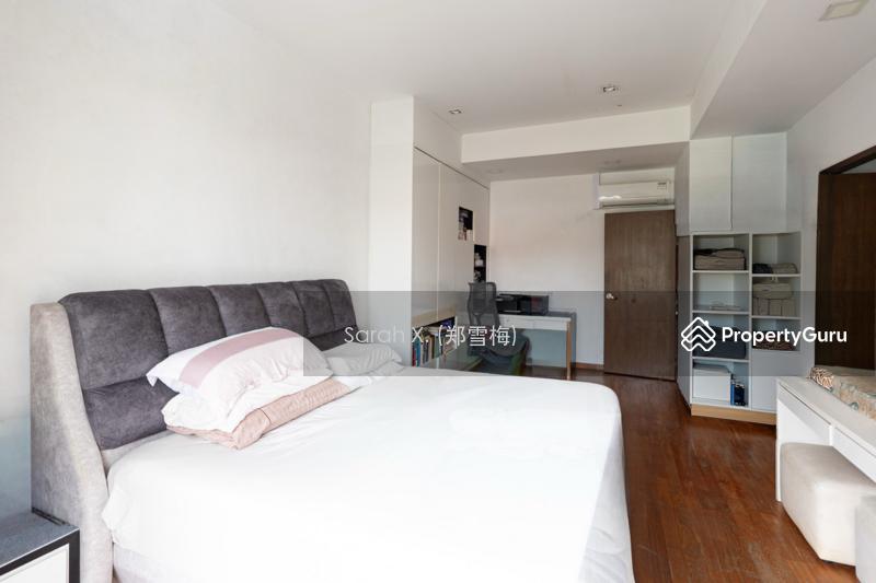 Delightful Daisy Avenue Terrace with Balcony