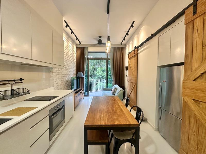 The Skywoods Condominium For Sale, $900,000, 1 Bed 1 Bath 527 sqft $1,708.00 psf