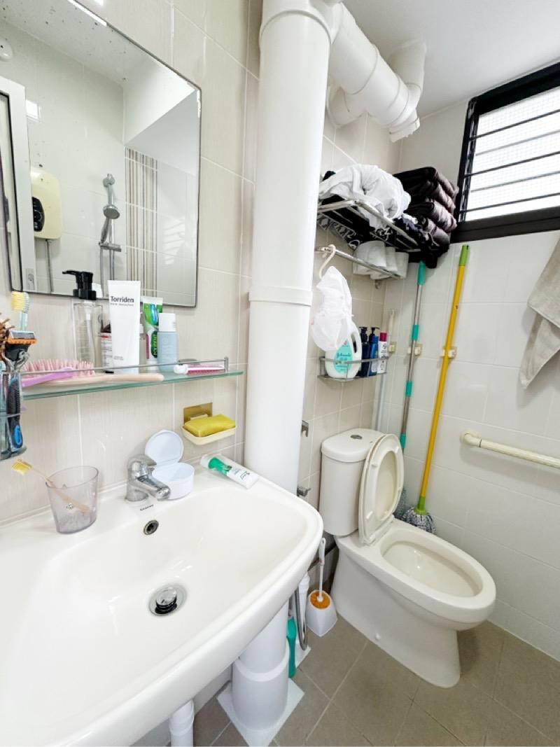 412 Bedok North Avenue 2 HDB Apartment For Sale, $438,000, 2 Bed 2 Bath 721 sqft $607.00 psf