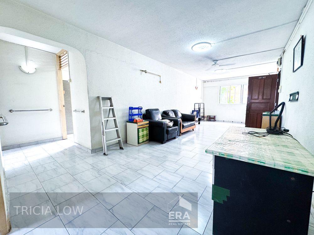 Prop-GPT: HDB - 3 room: D19 Serangoon 120 Serangoon North Avenue 1