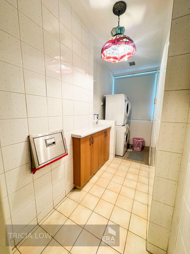 Rare Central Location, Spacious Corner Unit, 3 Mins to Bencoolen Mrt