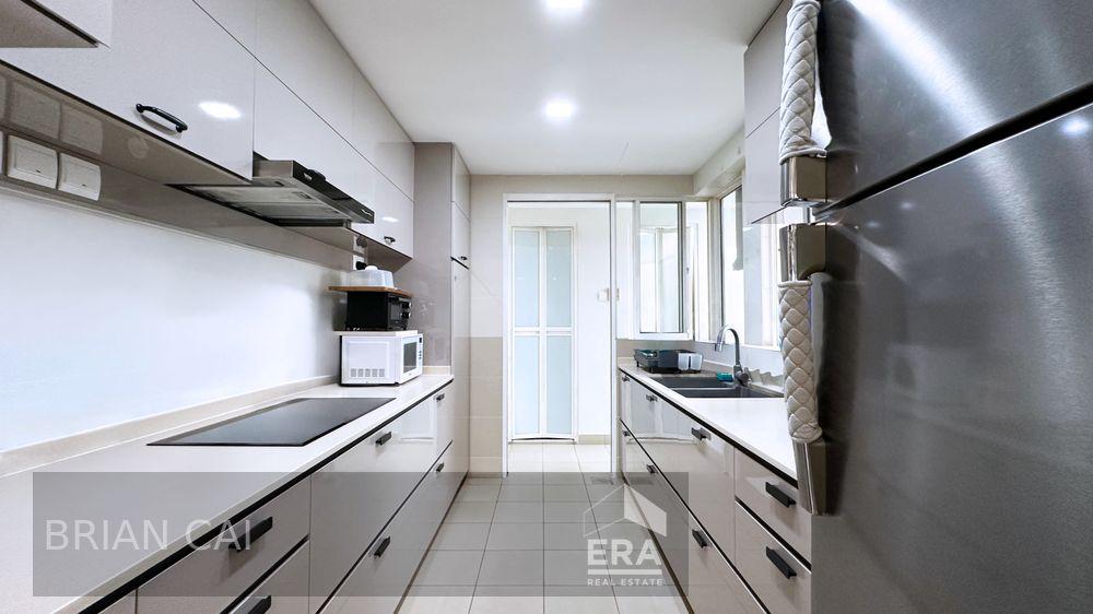 Rare Listing! Landed in the Skies, Move in Ready. Serious Seller!