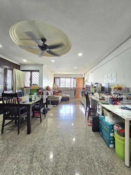Prop-GPT: HDB Flat: D27 Yishun 235 Yishun Street 21
