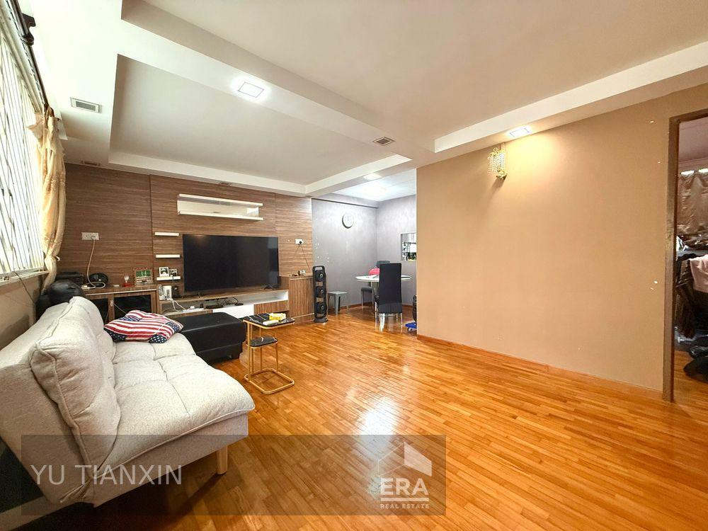 Prop-GPT: HDB - 3 room: D14 Eunos Ubi Avenue 1, Eunos, Singapore, D14, 400349: Sgd 575,000