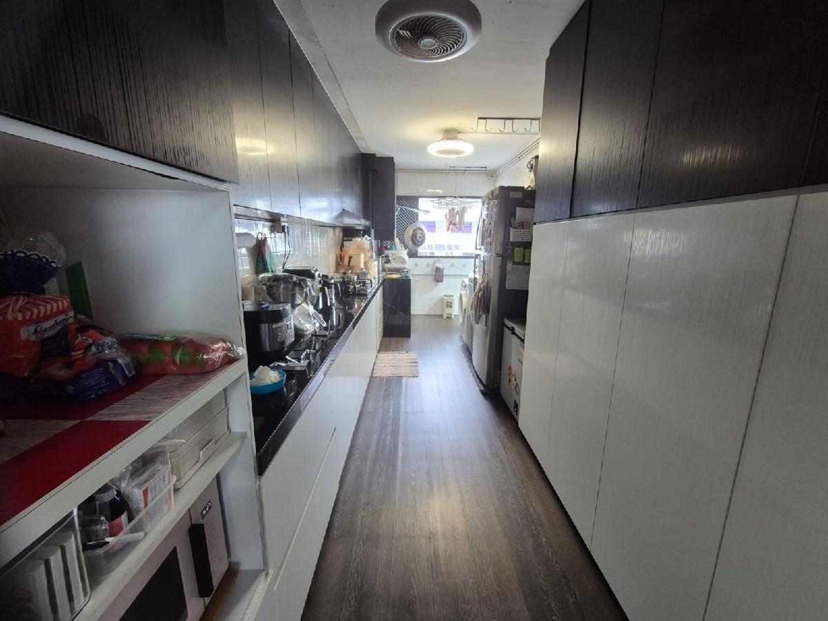 52 Teban Gardens Road HDB Apartment For Sale, $475,000, 3 Bed 2 Bath 904 sqft $525.00 psf