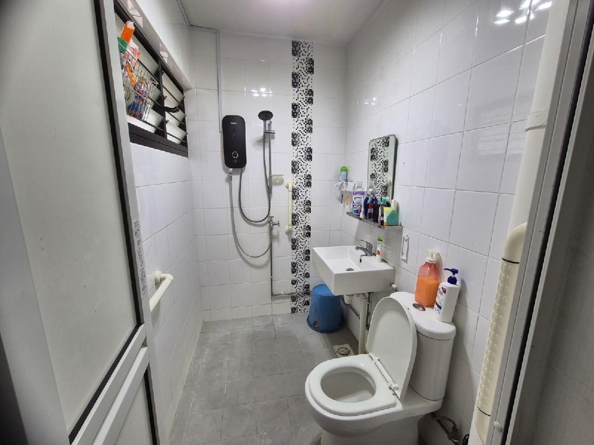 52 Teban Gardens Road HDB Apartment For Sale, $475,000, 3 Bed 2 Bath 904 sqft $525.00 psf
