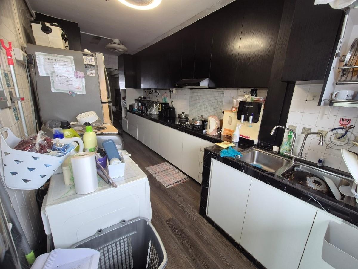 52 Teban Gardens Road HDB Apartment For Sale, $475,000, 3 Bed 2 Bath 904 sqft $525.00 psf