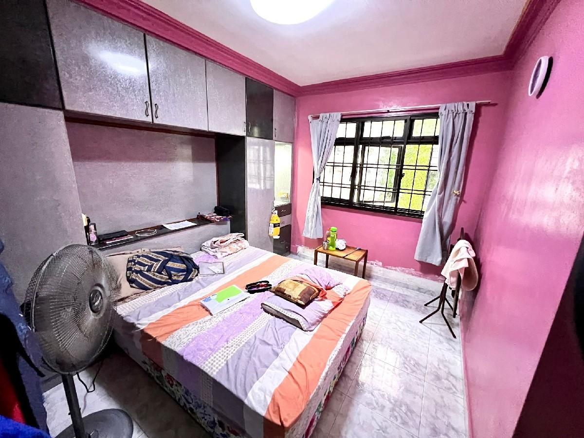 19 Jalan Membina HDB Apartment For Sale, $868,000, 3 Bed 2 Bath 969 sqft $896.00 psf