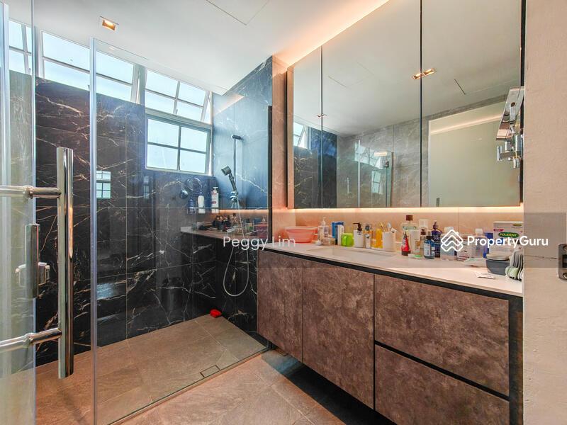 Renovated 3-Storey Terrace At Kew Crescent