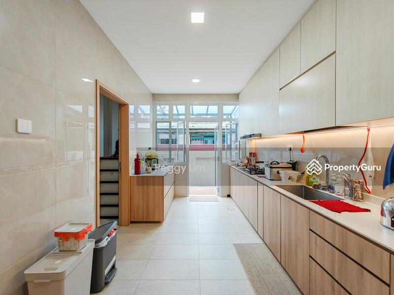 Renovated 3-Storey Terrace At Kew Crescent