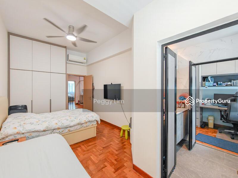 Renovated 3-Storey Terrace At Kew Crescent