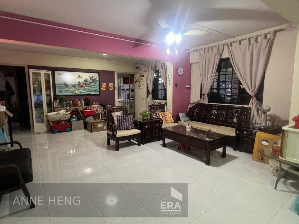 Prop-GPT: HDB - 4 room: D27 Yishun 124 Yishun Street 11