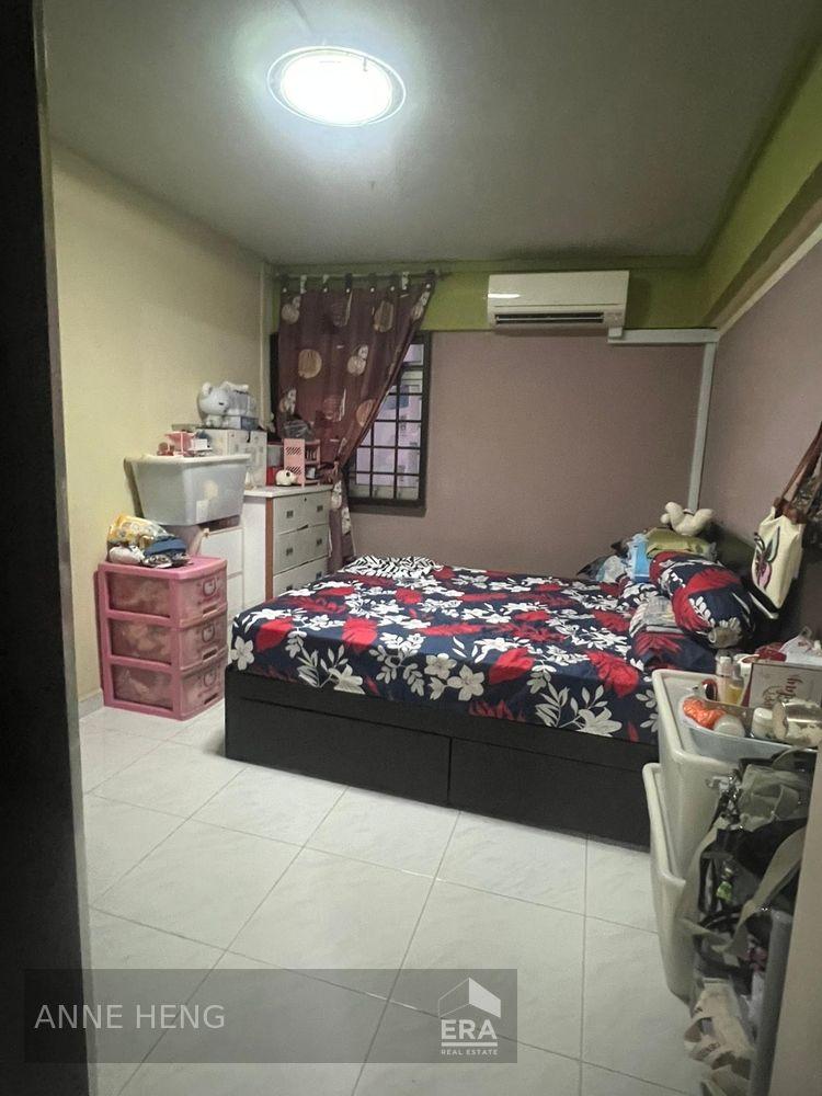 Spacious 5 Room for Sale.