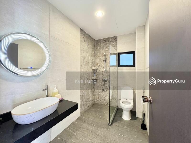 Tanjong Katong Road Walk-up Apartment- 1min to KINEX