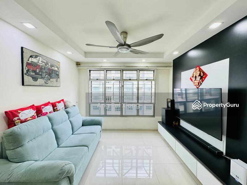 Prop-GPT: HDB Flat: D27 Yishun 424D Yishun Avenue 11