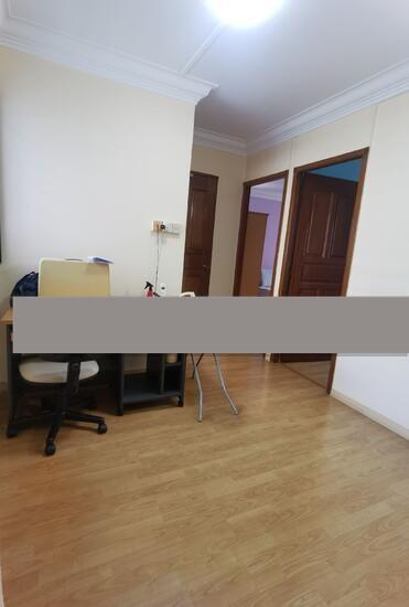 627 Yishun Street 61 HDB Apartment For Sale, $595,000, 3 Bed 2 Bath 1,130 sqft $527.00 psf