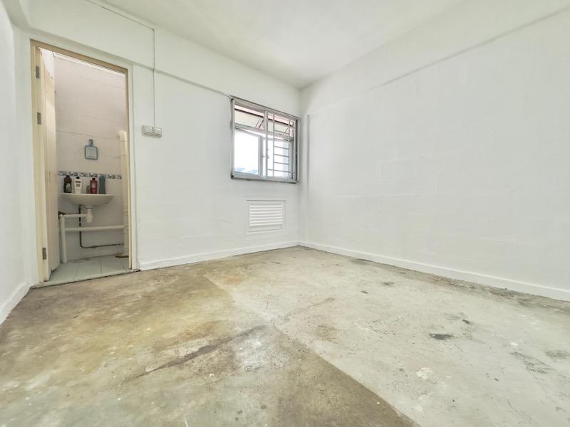 102 Bedok North Avenue 4 HDB Apartment For Sale, $495,000, 2 Bed 2 Bath 882 sqft $561.00 psf