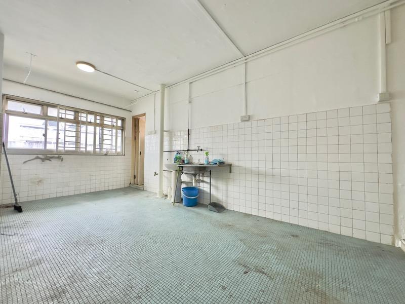 102 Bedok North Avenue 4 HDB Apartment For Sale, $495,000, 2 Bed 2 Bath 882 sqft $561.00 psf