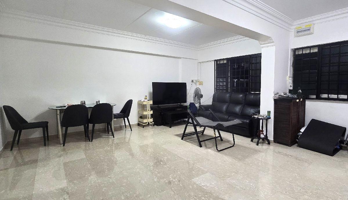 411 Yishun Ring Road HDB Apartment For Sale, $590,000, 3 Bed 2 Bath 1,119 sqft $527.00 psf