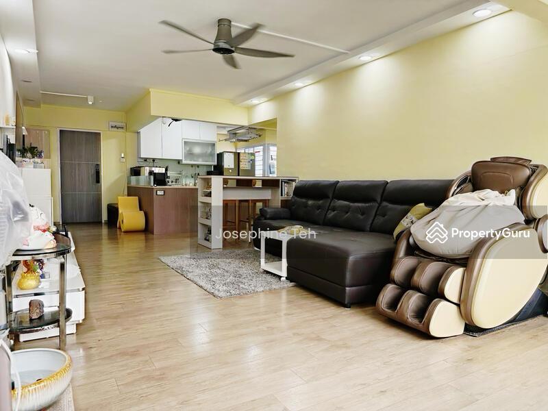 Prop-GPT: HDB Flat: D27 Yishun 643 Yishun Street 61