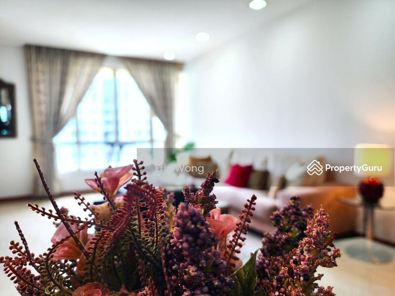 Prop-GPT: Condominium: D27 Yishun Yishun Emerald