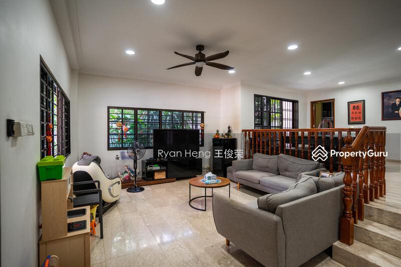 Open House! Priced to Sell! Rare Gem: 3 Sty Semi-D - Close to MRT, Wide Frontage & Huge Land