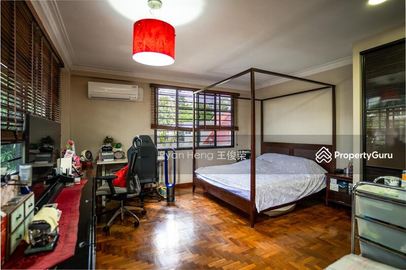 Open House! Priced to Sell! Rare Gem: 3 Sty Semi-D - Close to MRT, Wide Frontage & Huge Land