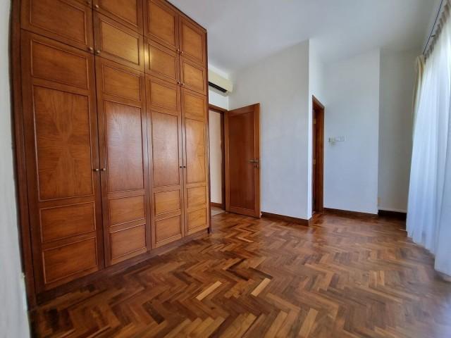 The Bayshore Condominium For Sale, $2,400,0001,432 sqft $1,676.00 psf